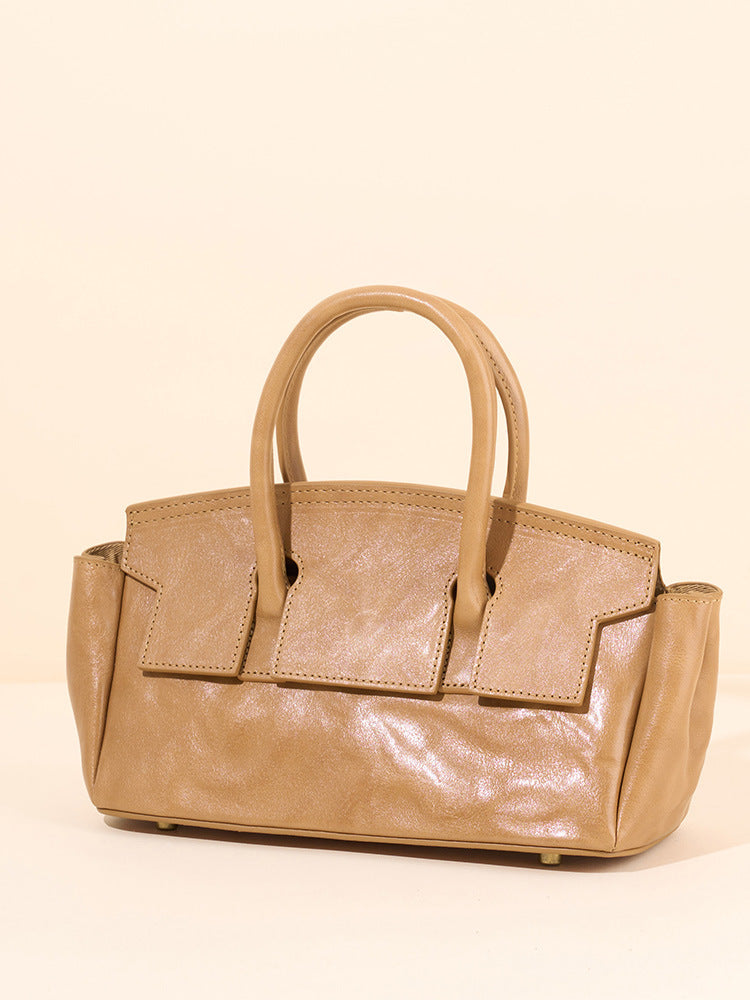 بلوزة مخملية بأكمام طويلة وياقة مزينة – تامر