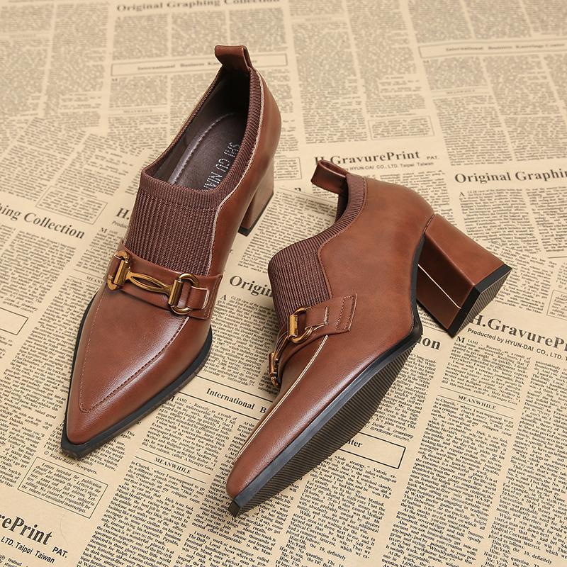 حذاء بكعب سميك مدبب مع مشبك معدني – سييناتري