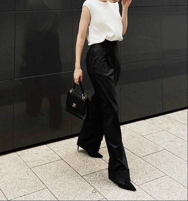 بدلة مصممة خصيصًا بأزرار ذهبية – مارون