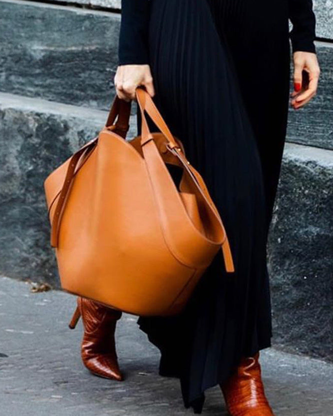 gewebte Rattan-Tragetasche mit doppelten Ledergriffen – LÉONIE 