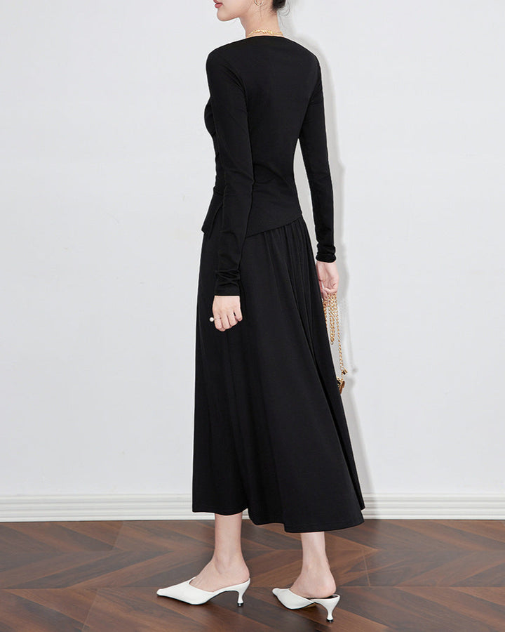 短袖中长连衣裙，配有3D花卉贴花 - BLOOMIQ 