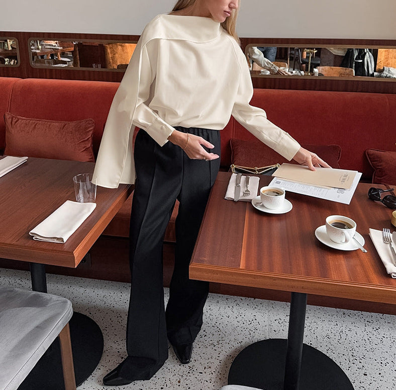 بدلة مصممة خصيصًا بأزرار ذهبية – مارون