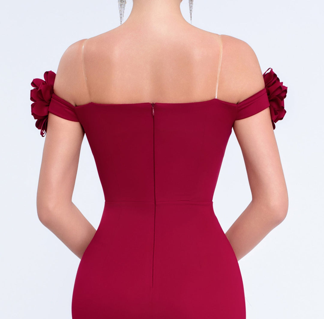 فستان عمودي مكشوف الكتفين بأكمام مزهرة وشق أمامي – أماراكسيا