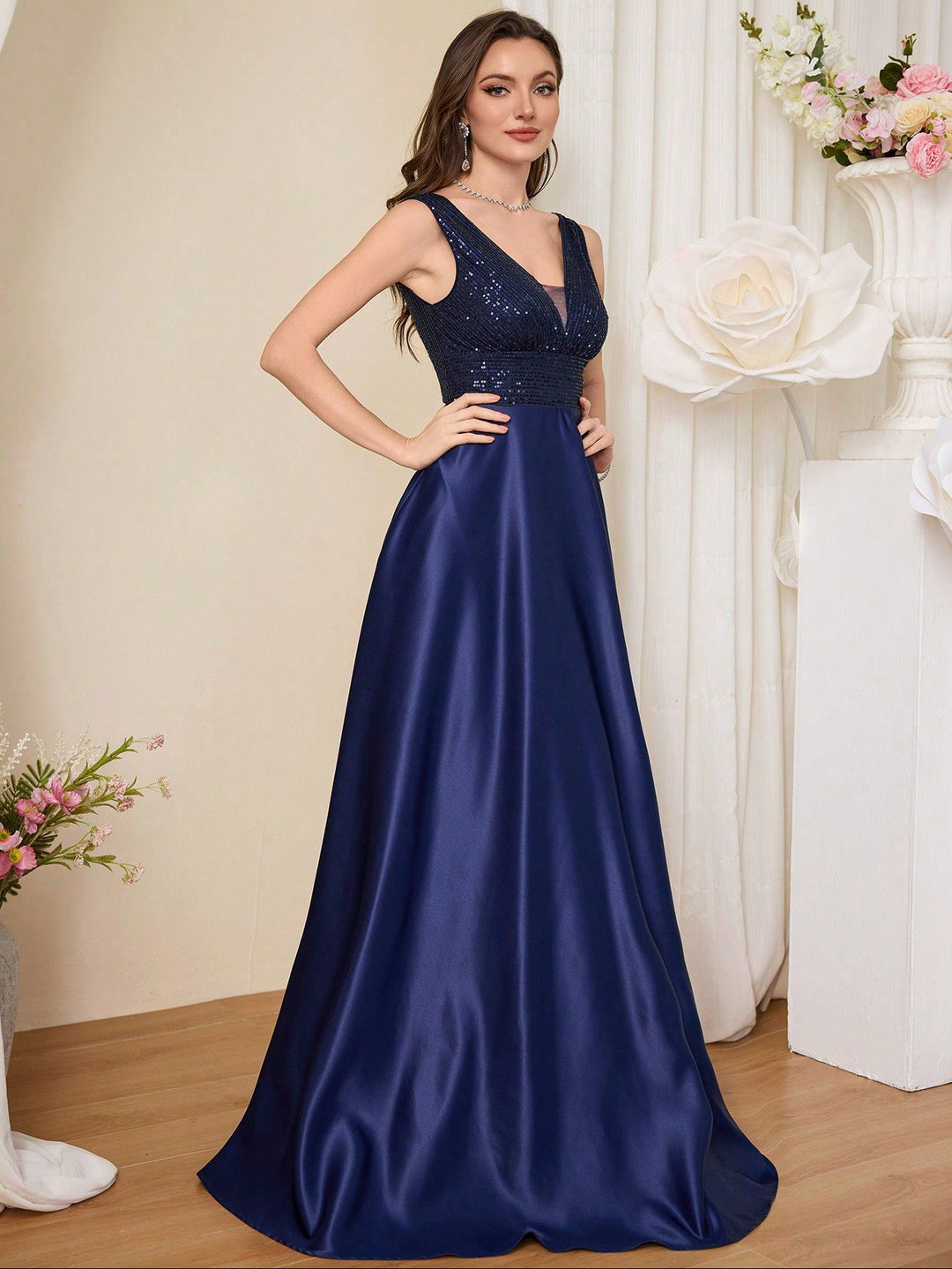 sleeveless satin gown with sequined bodice – CELERTE