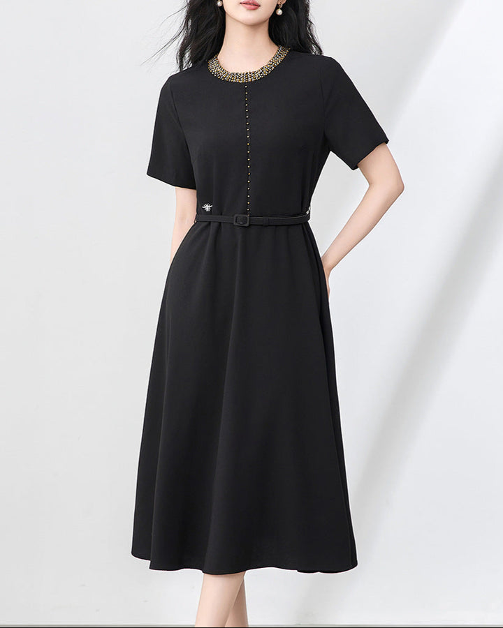 driekwart mouw overslagjurk met pailletten revers en bloemenapplicatie – ALINA 