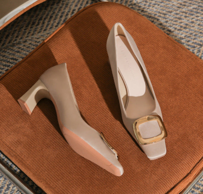 Plissiertes Oberteil mit ausgestellten Ärmeln und Maxirock-Set mit Taillengürtel – Rosiny 