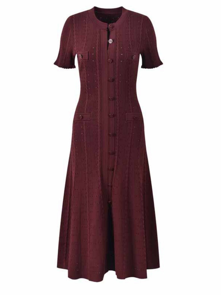 فستان ميدي بأكمام قصيرة وأزرار أمامية – سيلينيكا