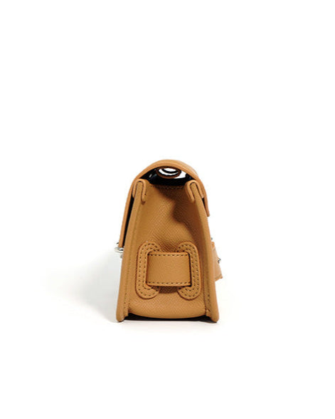 编织藤条手提包，配有双层皮革手柄 – LÉONIE 