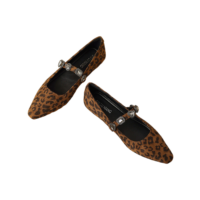 حذاء مسطح مدبب بحزام مزخرف - زويانريت