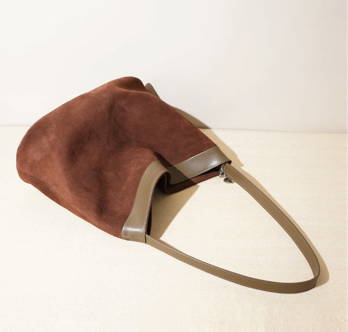 حقيبة هوبو ناعمة بحواف جلدية – أريازلو