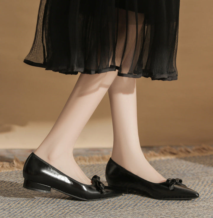 حذاء مسطح مدبب بتفاصيل فيونكة – مايرو