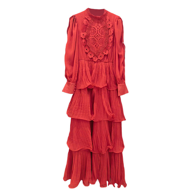 فستان شيفون مطوي متعدد الطبقات مع نير من الدانتيل – إيفلين