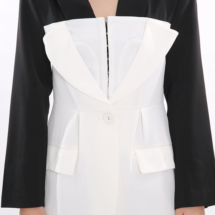 بليزر ثنائي اللون بتصميم منحوت مع صدرية مشدّة – أبيض