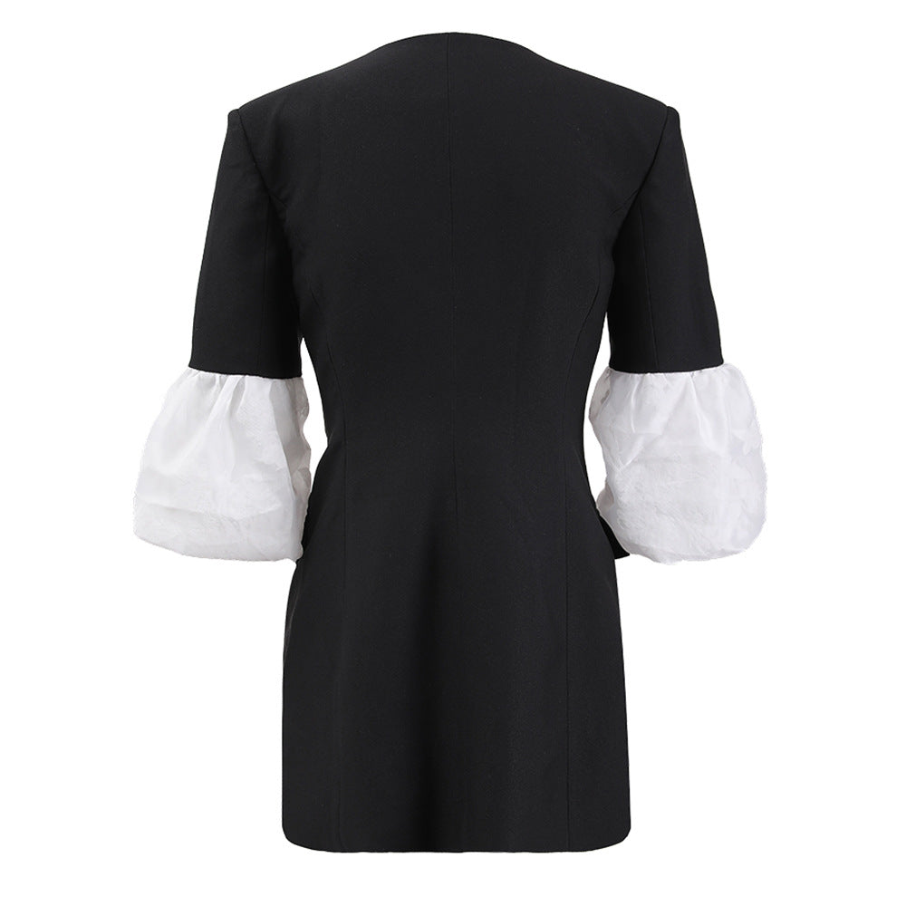 فستان بليزر قصير بأكمام منفوخة متباينة اللون – نوفاكر