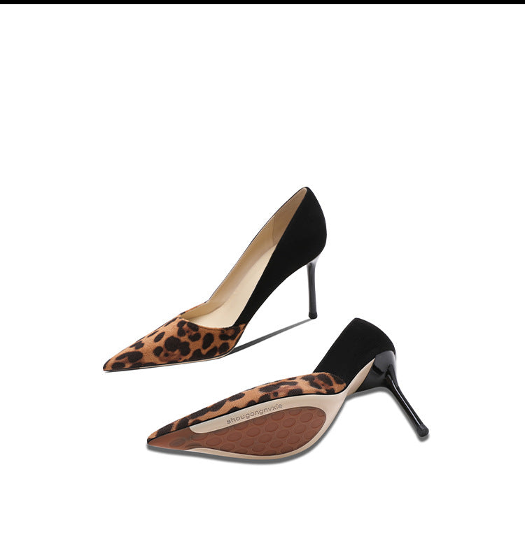 حذاء بكعب مدبب بطبعة جلد النمر وجلد سويدي أسود متباين - سولادو