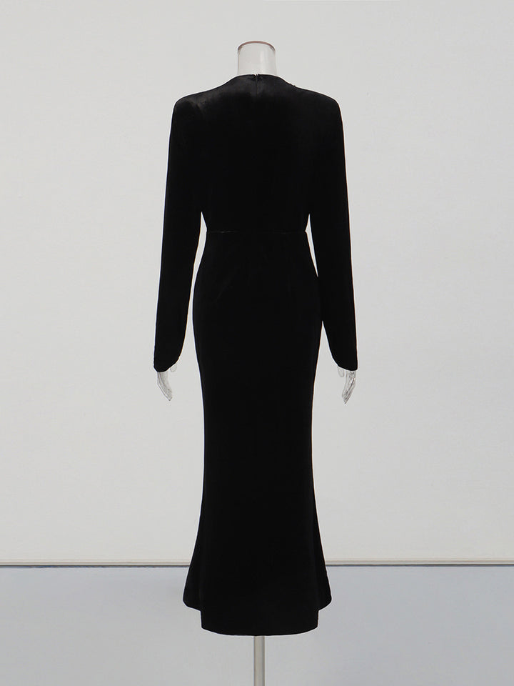 long sleeve velvet maxi dress with embroidered deep neckline – NOIRÉ
