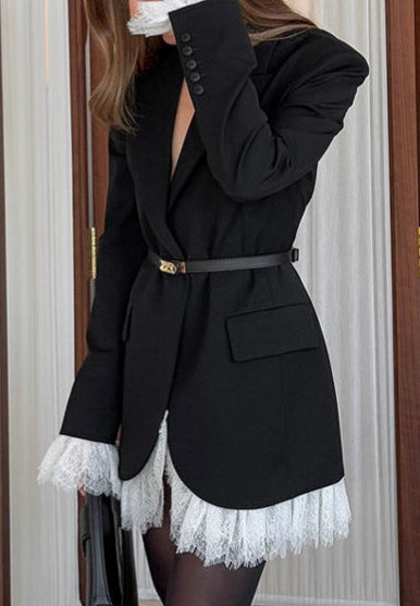 بليزر بحزام مزين بالدانتيل بتصميم منظم – نوير