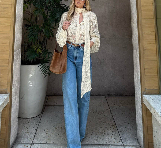 بدلة مصممة خصيصًا بأزرار ذهبية – مارون