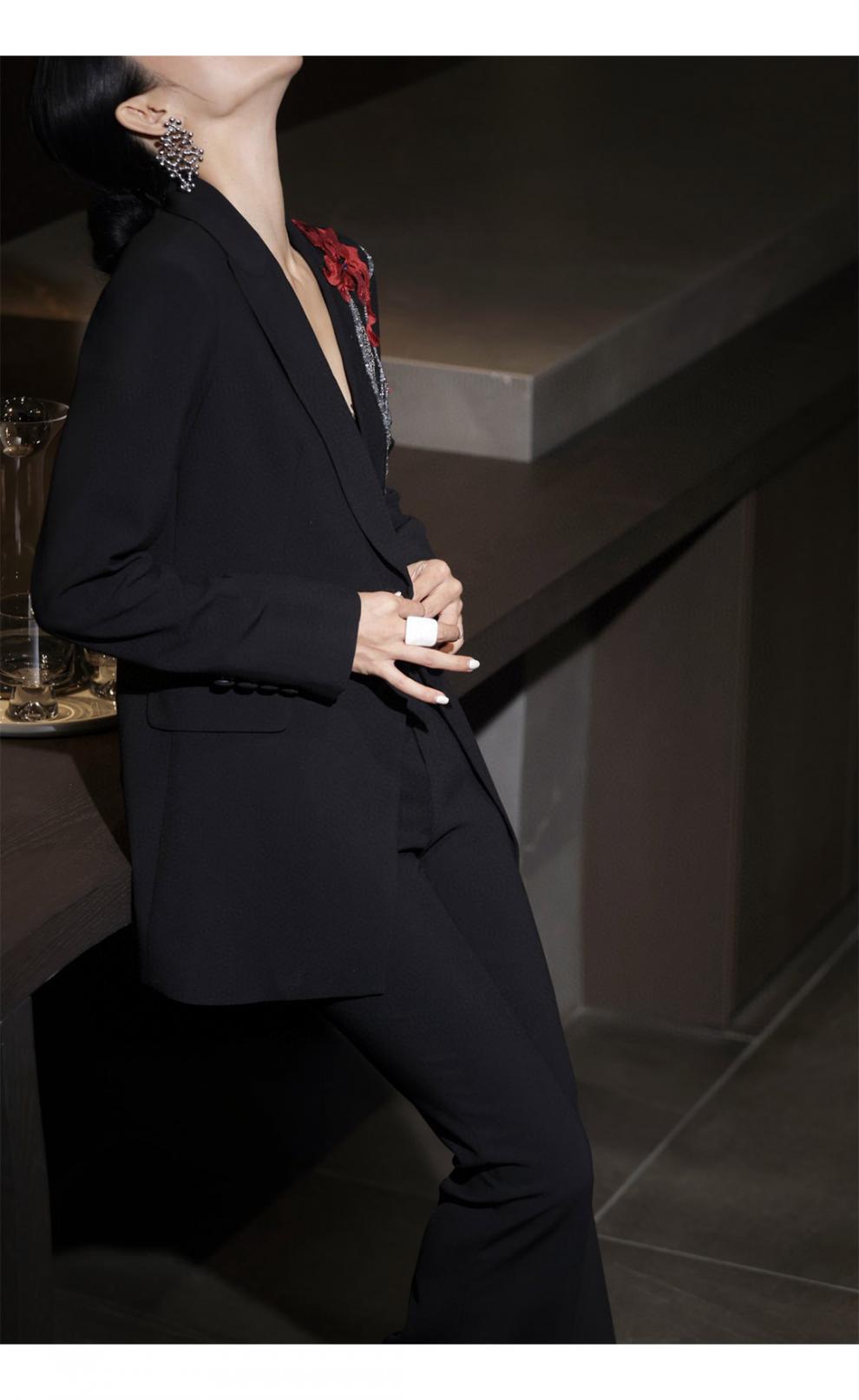 black tailored blazer with floral bead appliqué – AURA