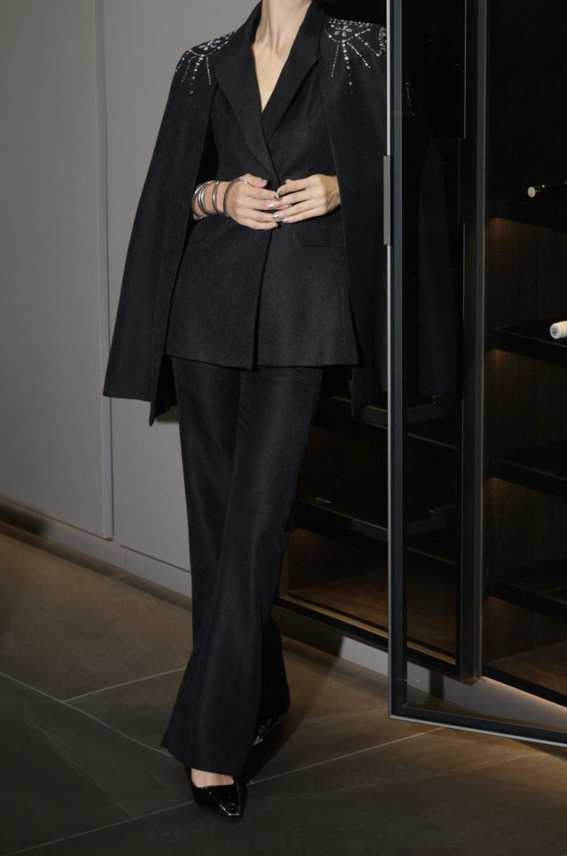 cape-shoulder tailored suit set – VERA