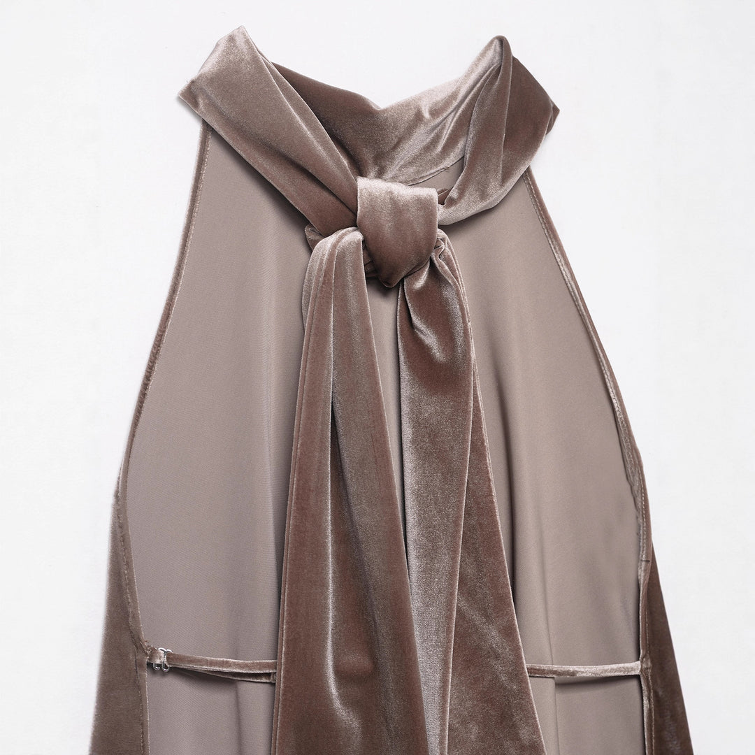 بدلة مصممة خصيصًا بأزرار ذهبية – مارون