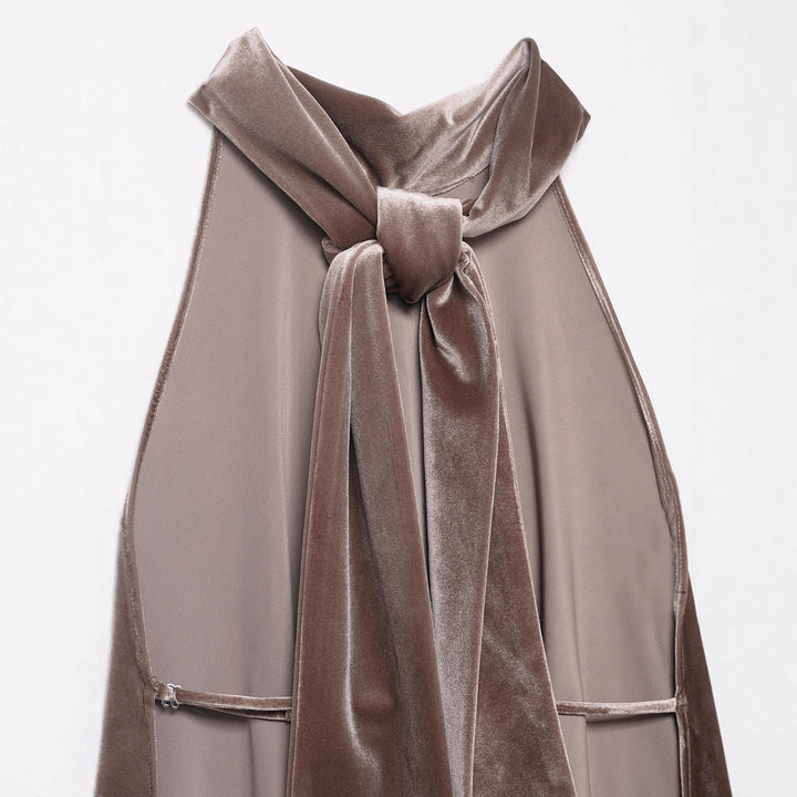 بدلة مصممة خصيصًا بأزرار ذهبية – مارون