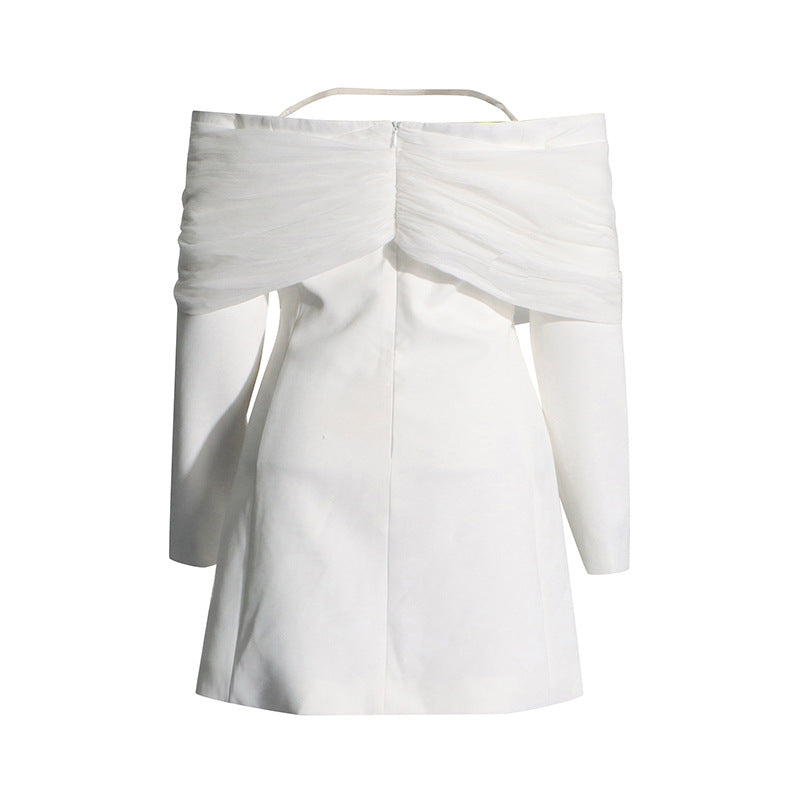 فستان بليزر قصير مكشوف الكتفين مع لفافة من التول – أورورا