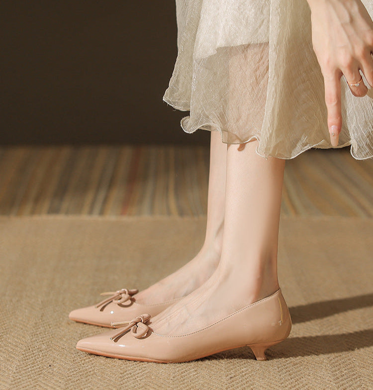 حذاء بكعب مدبب ببراءة اختراع مع تفاصيل فيونكة - أورادلي