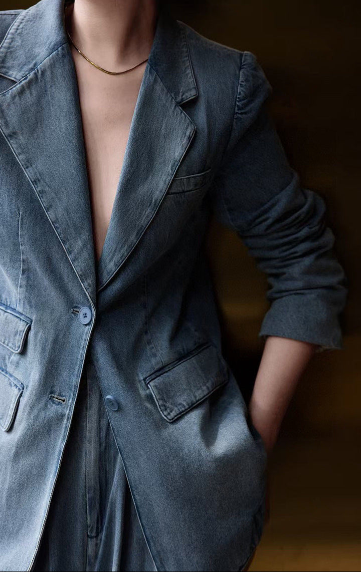 سترة جينز عتيقة مع بنطلون واسع الساق – ليكسا