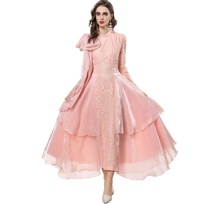 فستان طويل من الدانتيل مع تنورة غير متماثلة متعددة الطبقات - أوريليفا
