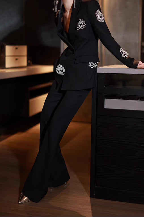 بدلة بليزر مصممة خصيصًا مع تطريز كريستالي زهري - أحمر الشفاه