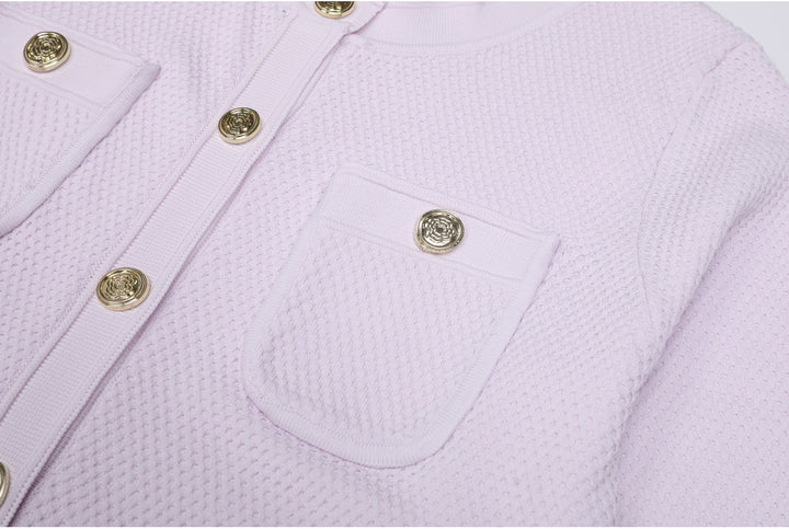 فستان محبوك بأكمام طويلة وأزرار أمامية – إلارا