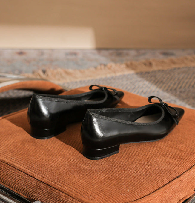 حذاء مسطح مدبب بتفاصيل فيونكة – مايرو