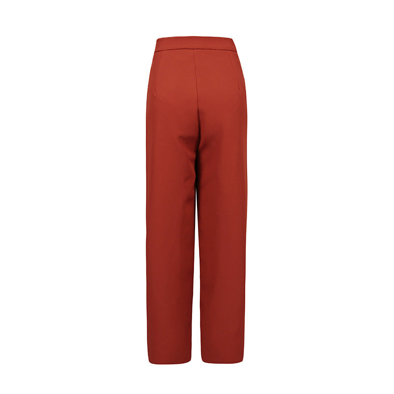 بدلة مصممة خصيصًا بأزرار ذهبية – مارون