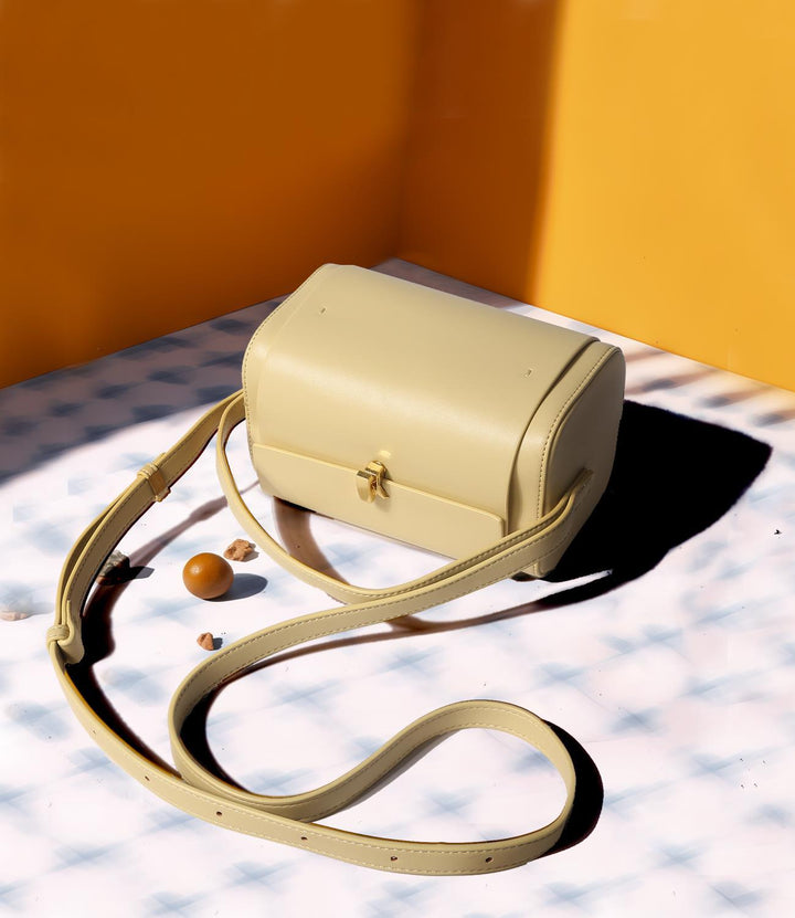 box-shaped leather crossbody bag with gold clasp – LIVILTA