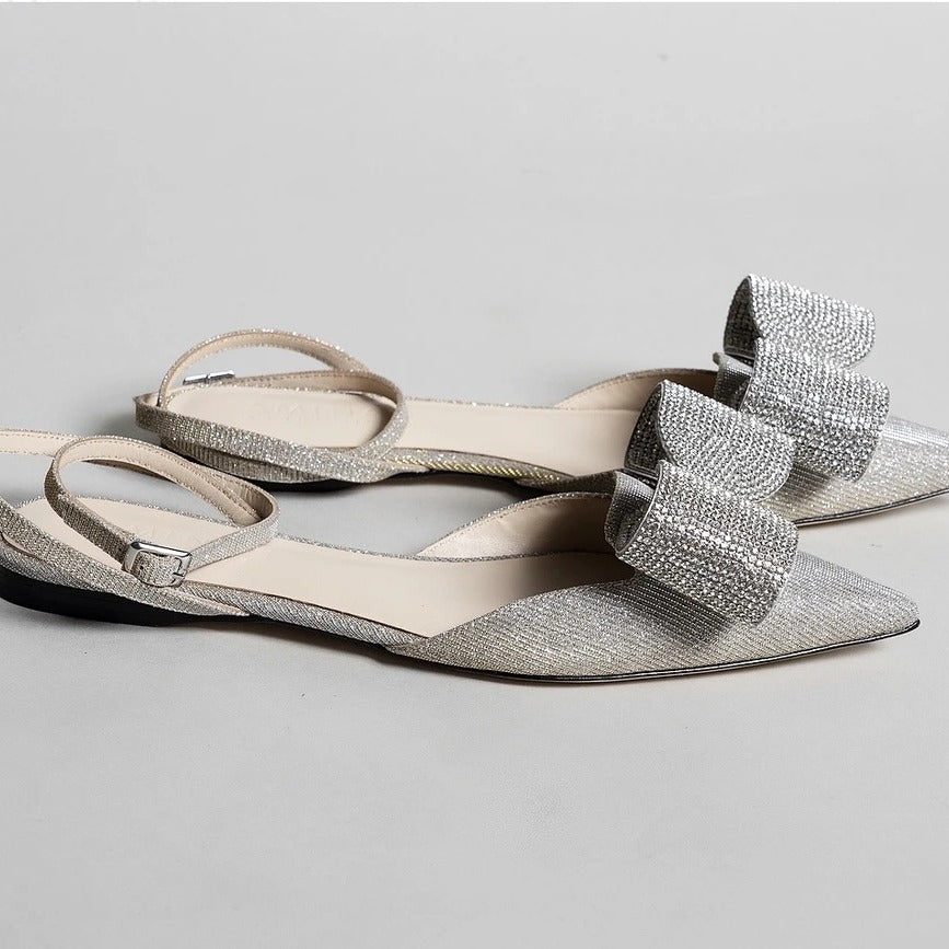 حذاء مسطح بكعب خلفي مدبب من الأمام ومزين بفيونكة كريستالية - جاسيللا