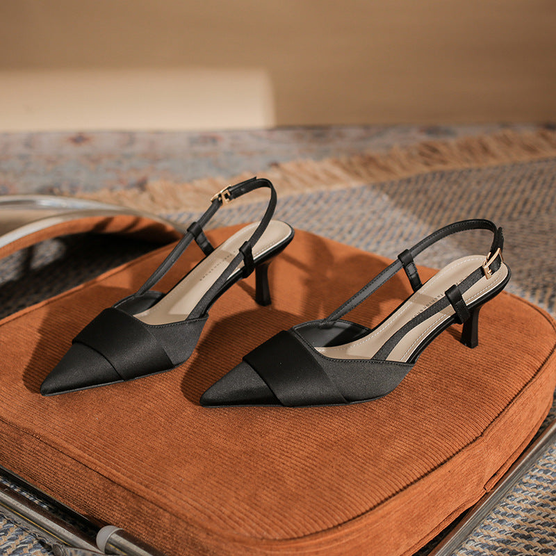 حذاء بكعب عالٍ مدبب مع شريط ساتان متقاطع – سيلينيزلا