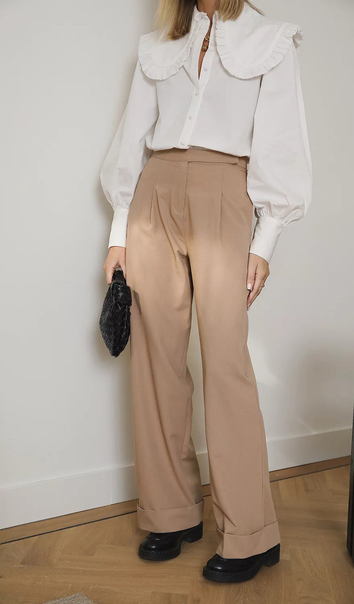 بدلة مصممة خصيصًا بأزرار ذهبية – مارون