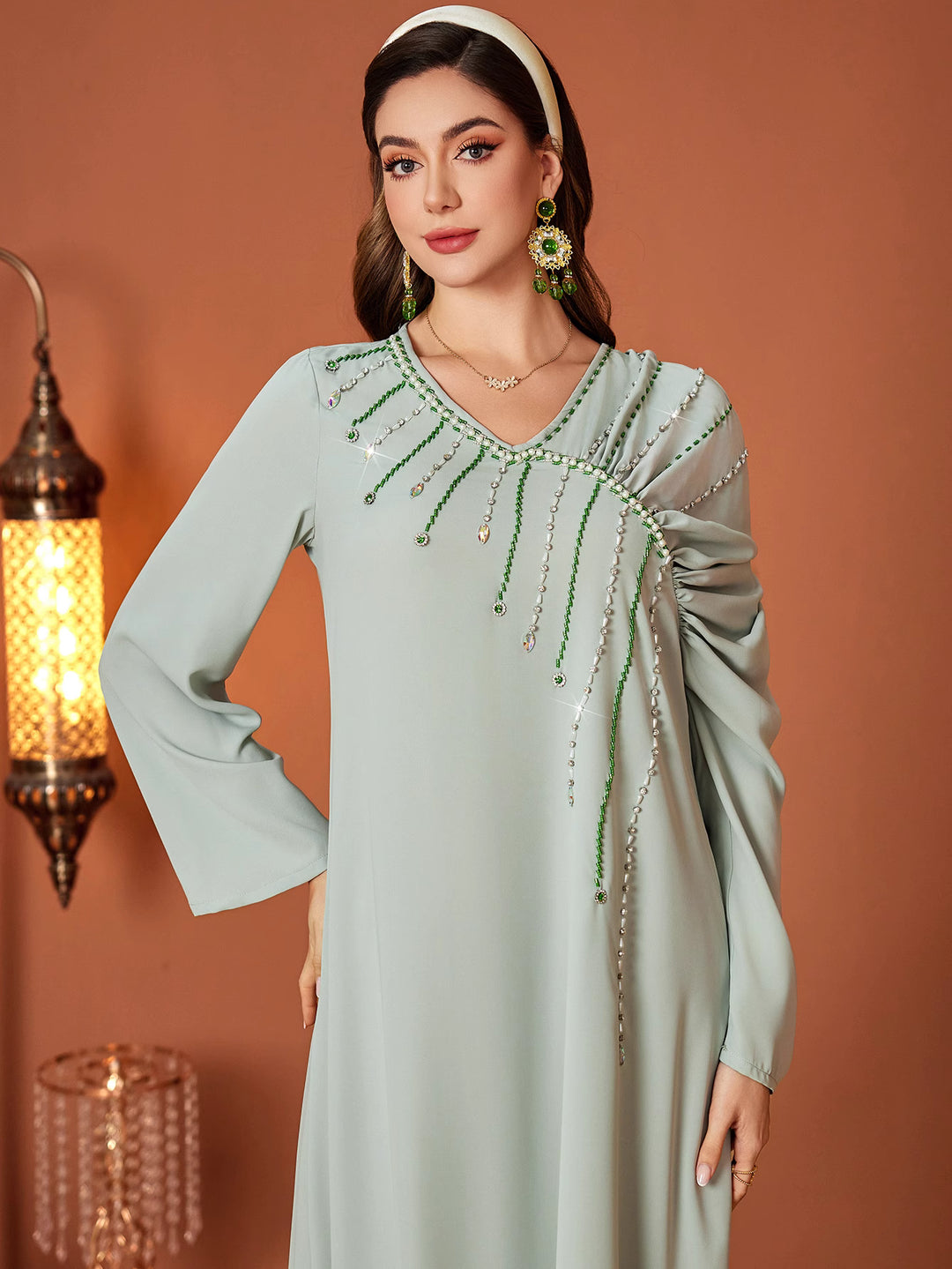 costume évasé sur mesure avec manches bouffantes en satin – VALENCIA 