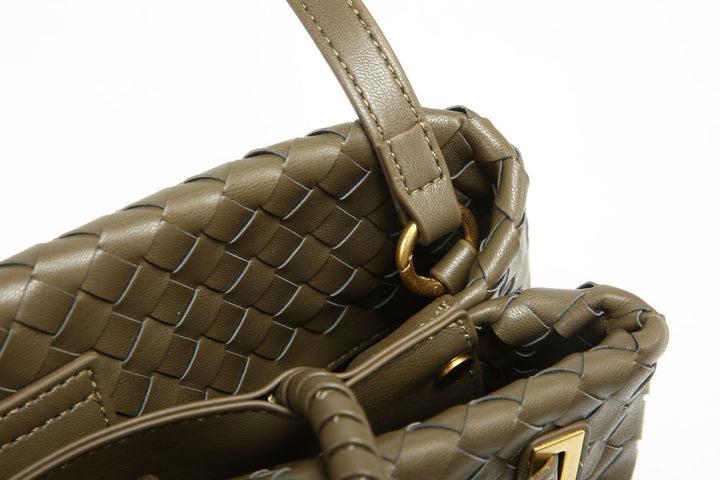 gewebte Rattan-Tragetasche mit doppelten Ledergriffen – LÉONIE 