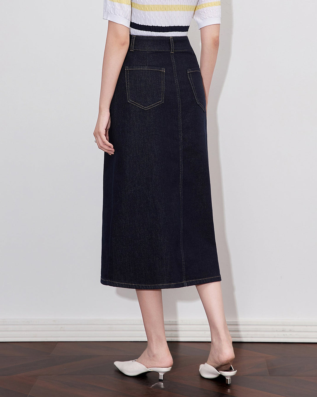 robe midi à manches courtes avec des appliqués floraux 3D - BLOOMIQ 