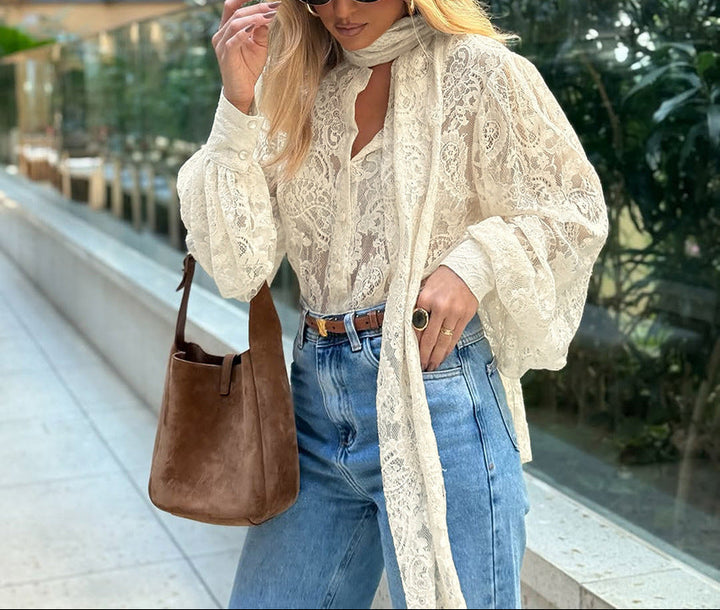 بدلة مصممة خصيصًا بأزرار ذهبية – مارون