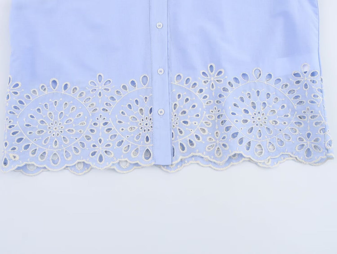 بدلة مصممة خصيصًا بأزرار ذهبية – مارون