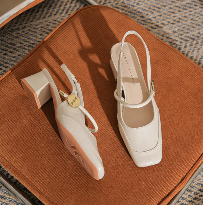 حذاء بكعب سميك مفتوح من الخلف مع حزام معدني بأزرار – أوريليادوي