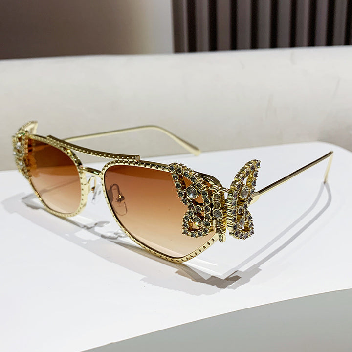 Ohrringe mit zweilagiger Textur und graviertem Detail – Akoma 