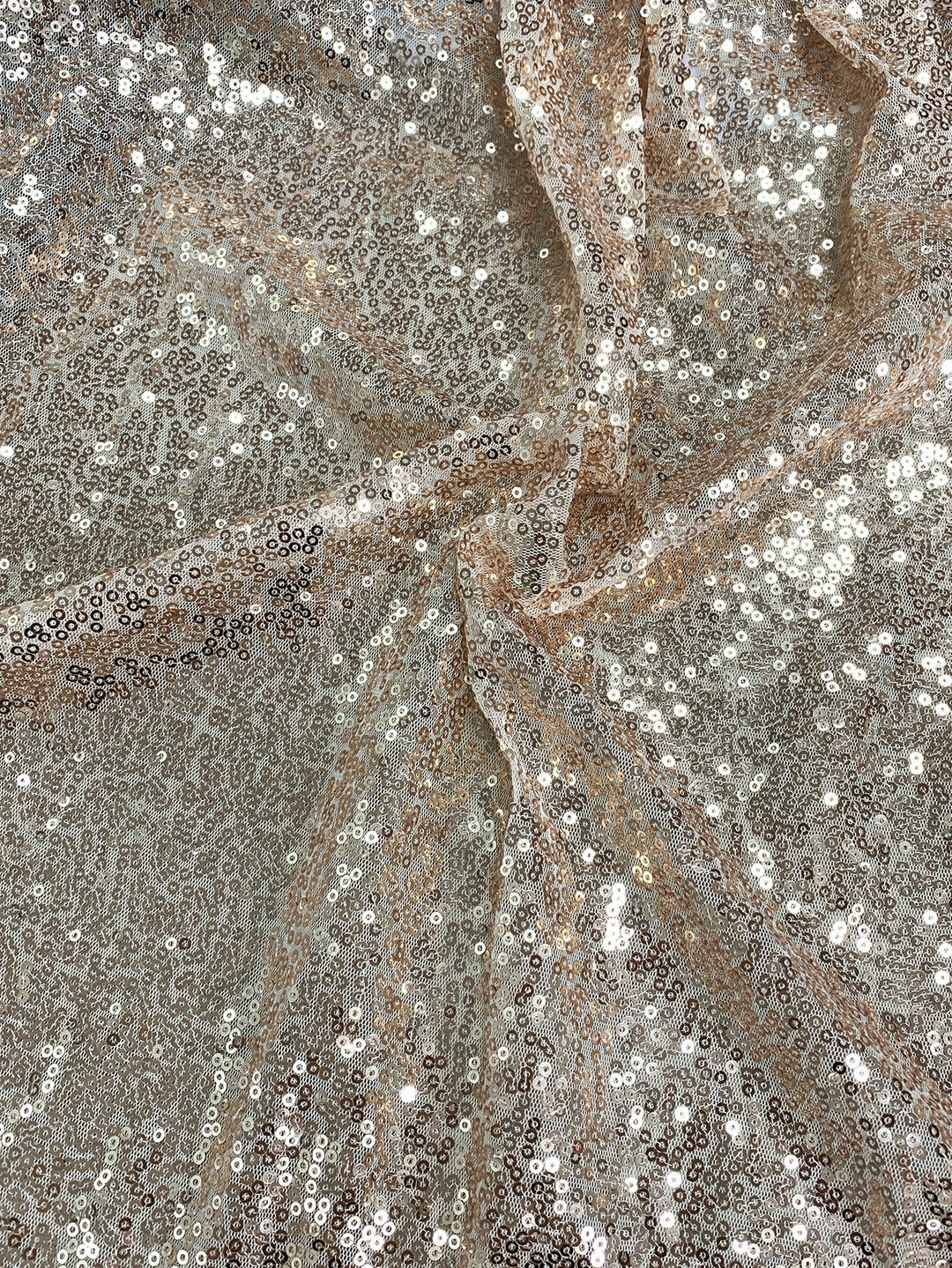 Plissiertes Oberteil mit ausgestellten Ärmeln und Maxirock-Set mit Taillengürtel – Rosiny 