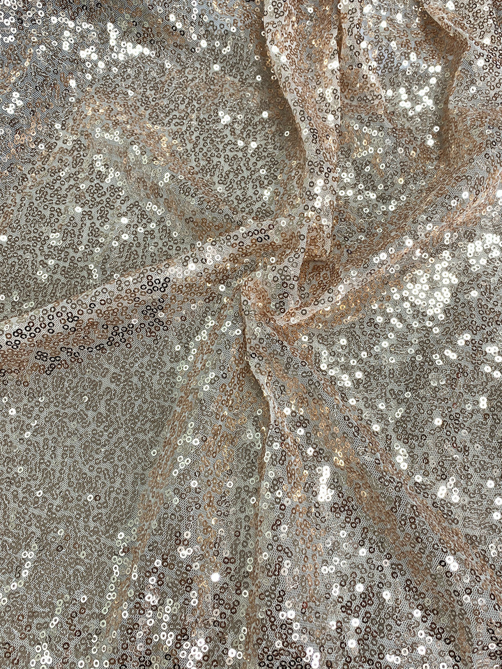 Plissiertes Oberteil mit ausgestellten Ärmeln und Maxirock-Set mit Taillengürtel – Rosiny 