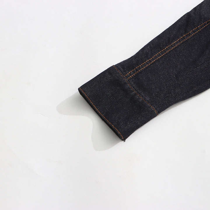 بدلة مصممة خصيصًا بأزرار ذهبية – مارون