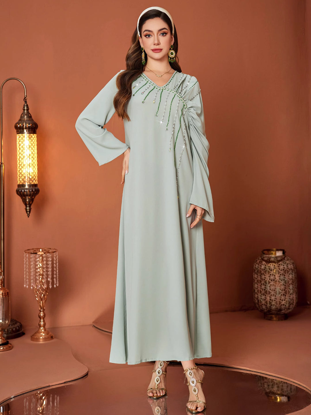 costume évasé sur mesure avec manches bouffantes en satin – VALENCIA 