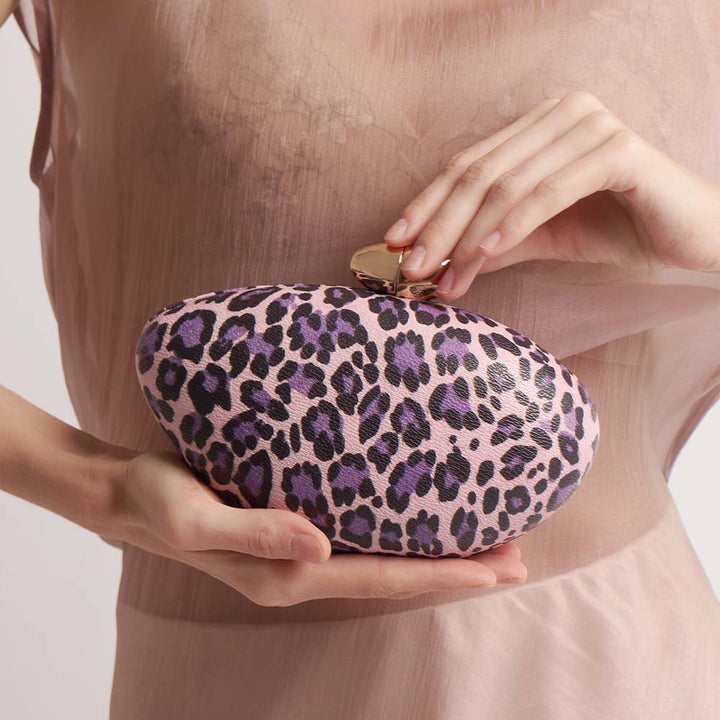 编织藤条手提包，配有双层皮革手柄 – LÉONIE 